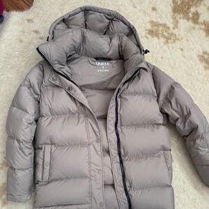 Quince Responsible Down Puffer Jacket Size Small in Stone Taupe